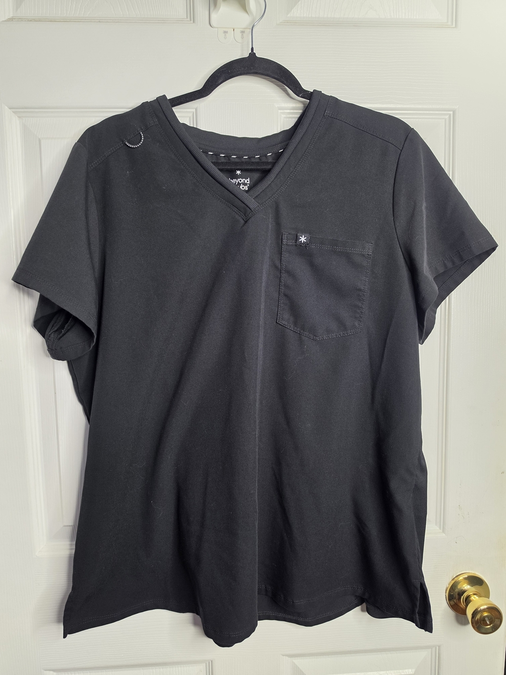 Beyond Scrubs Women’s Black V-Neck Short Sleeve Tee